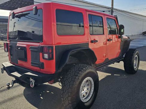 Used 2013 Jeep Wrangler Unlimited Sahara AWD/4WD image 5
