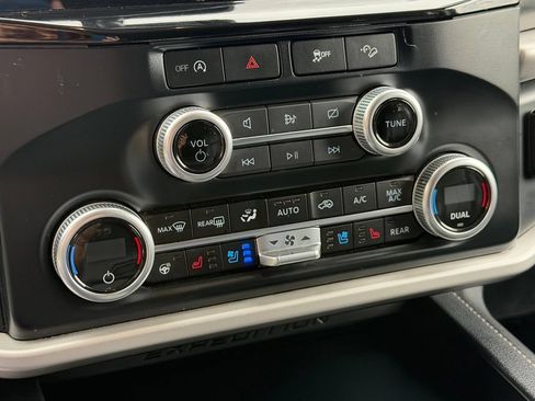 Certified 2024 Ford Expedition XLT AWD/4WD image 15