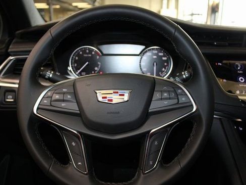 New 2025 Cadillac XT5 Luxury image 20