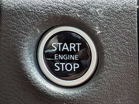 Used 2025 Nissan Frontier SV RWD image 26