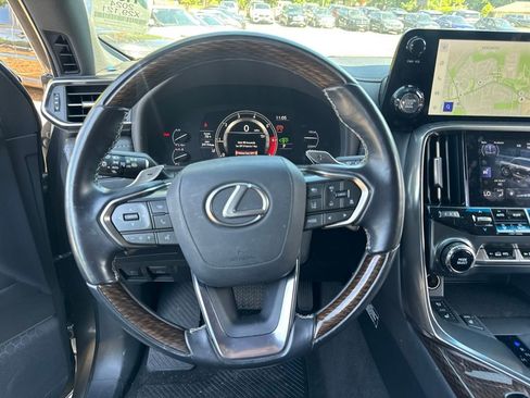 Used 2024 Lexus LX 600 4WD w/ Ultra Luxury Package image 12