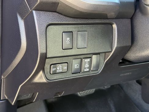 Used 2022 Toyota Tacoma TRD Sport w/ Technology Package image 18