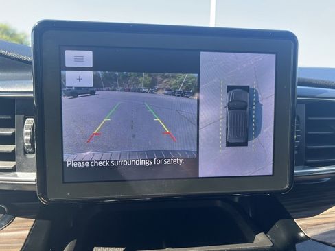 Used 2022 Ford Explorer Limited w/ Equipment Group 301A image 23