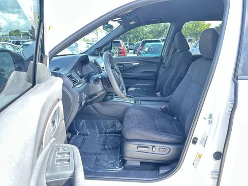 Used 2022 Honda Pilot Sport image 2