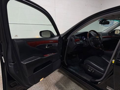 Used 2011 Lexus LS 460 AWD w/ Luxury Value Edition image 9