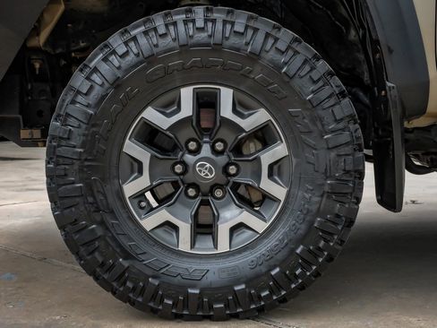 Used 2016 Toyota Tacoma TRD Off-Road w/ Towing Package AWD/4WD image 53