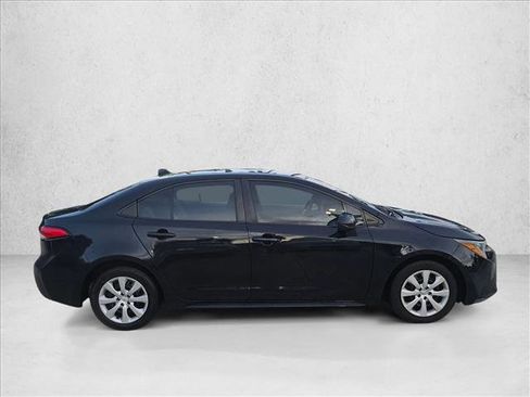 Used 2024 Toyota Corolla LE FWD image 4