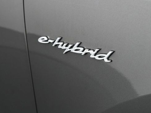 Certified 2024 Porsche Cayenne Coupe AWD/4WD image 30