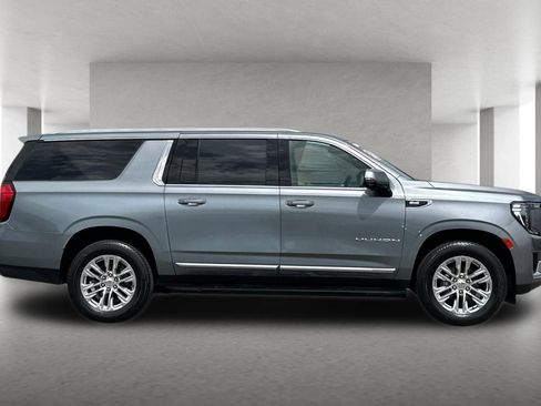 Used 2022 GMC Yukon XL SLT w/ SLT Luxury Package RWD image 3