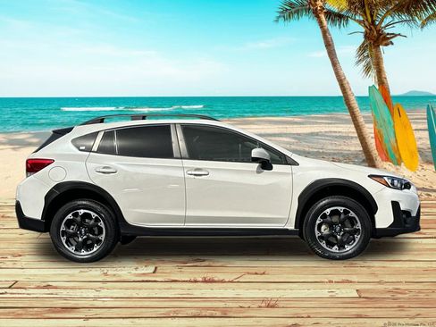 Used 2023 Subaru Crosstrek 2.0i Premium image 6