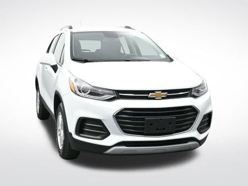 Certified 2022 Chevrolet Trax LT w/ LT Convenience Package image 8