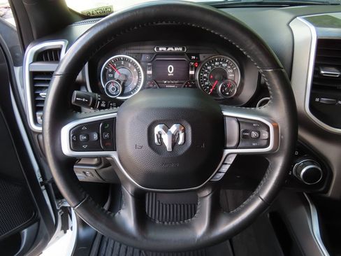 Used 2022 RAM 1500 Big Horn AWD/4WD image 16