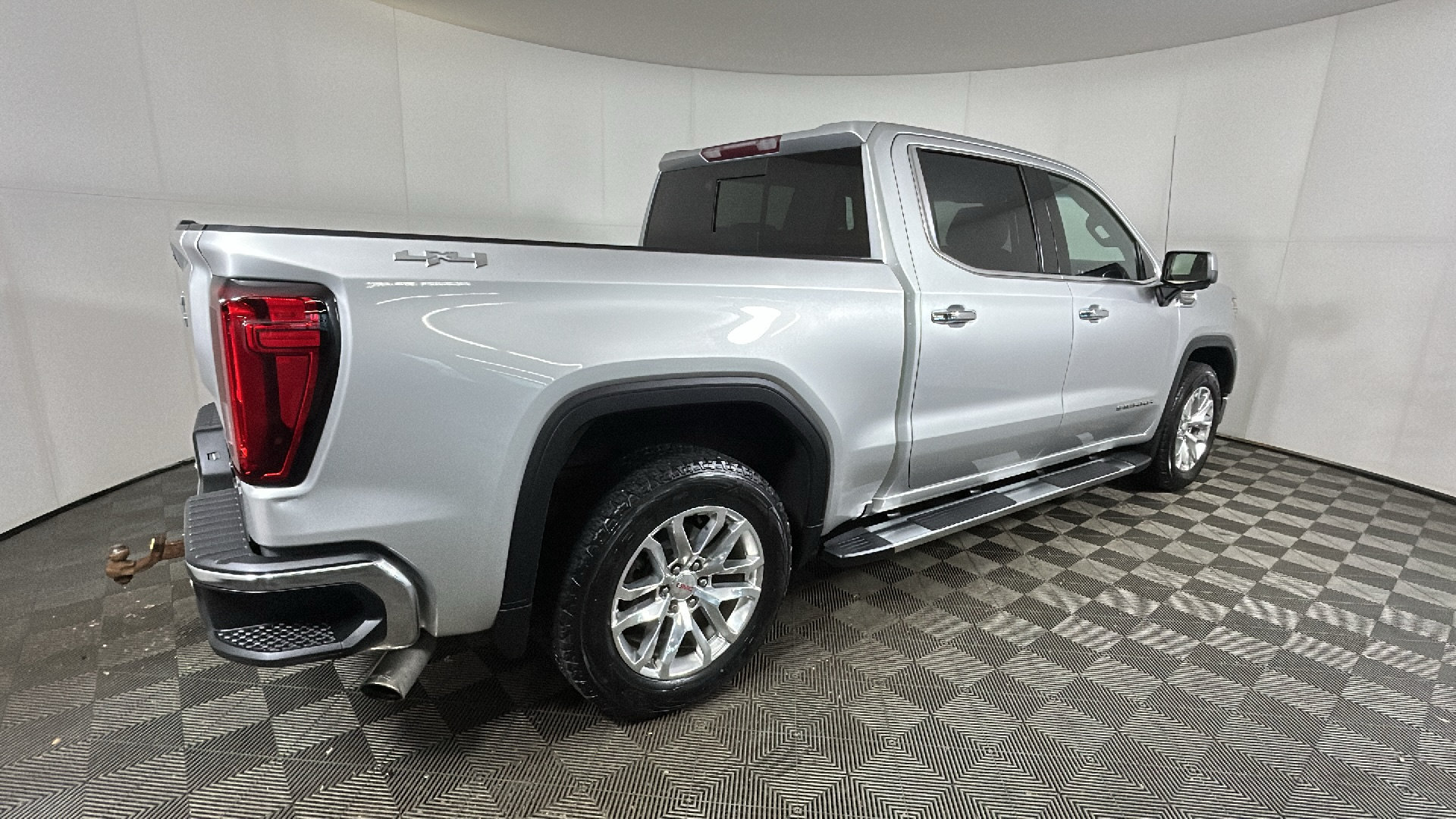 Used 2019 GMC Sierra 1500 SLT w/ SLT Premium Plus Package AWD/4WD image 3