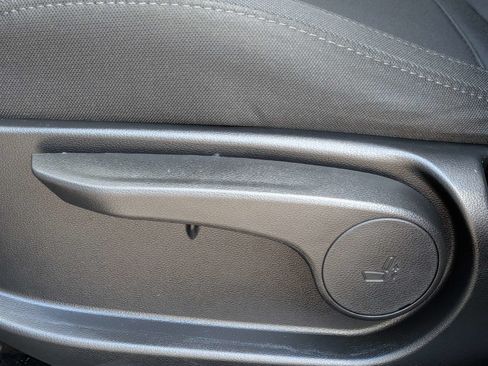 Used 2025 Hyundai Tucson SE FWD image 24