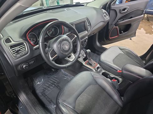 Used 2017 Jeep Compass Trailhawk w/ Cold Weather Group AWD/4WD image 15