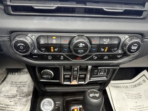 Used 2024 Jeep Wrangler Unlimited Sahara w/ Technology Group image 21