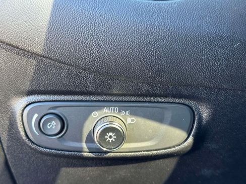 Used 2019 Chevrolet Equinox LT image 22