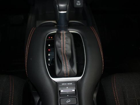 Certified 2025 Honda HR-V Sport image 30