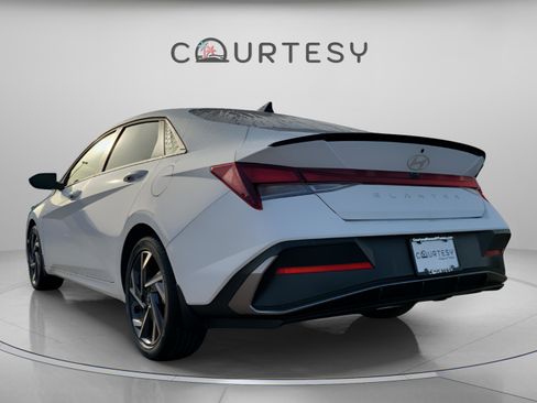 Certified 2025 Hyundai Elantra Sport image 3