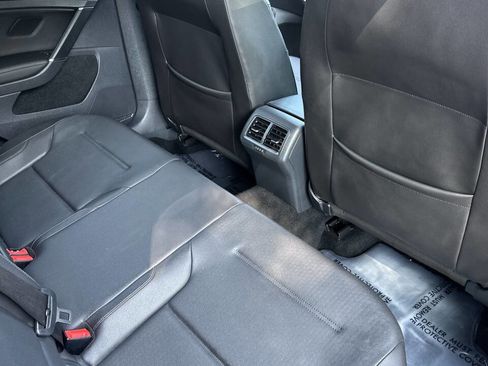 Used 2015 Volkswagen Golf TDI S image 15