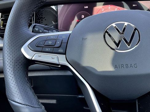 New 2026 Volkswagen Tiguan SE R-Line image 9