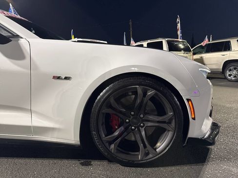 Used 2018 Chevrolet Camaro SS image 7