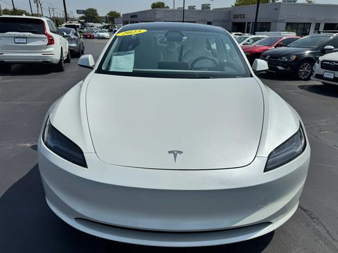 Used 2025 Tesla Model 3 Long Range AWD/4WD image 8