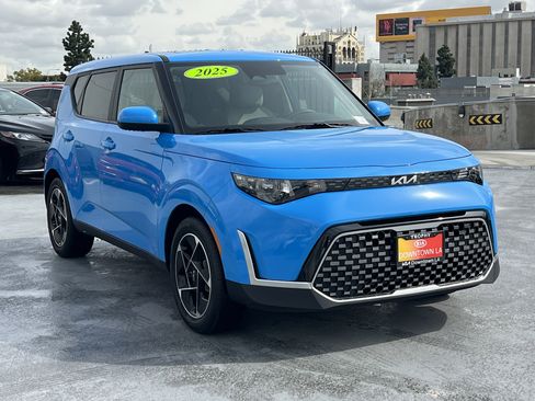 Certified 2025 Kia Soul EX image 10
