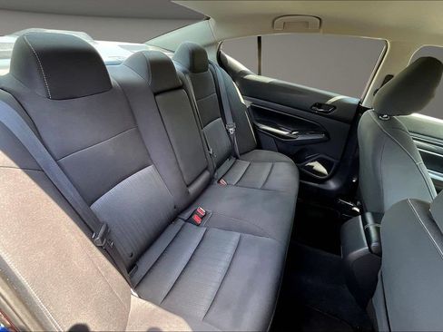 Used 2025 Nissan Altima 2.5 SV FWD image 27