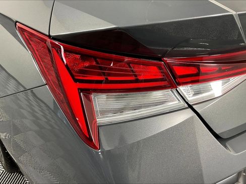 Used 2024 Hyundai Elantra Limited FWD image 22
