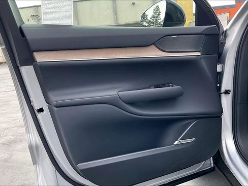 New 2025 Volvo EX90 Plus w/ Protection Package Premier image 24