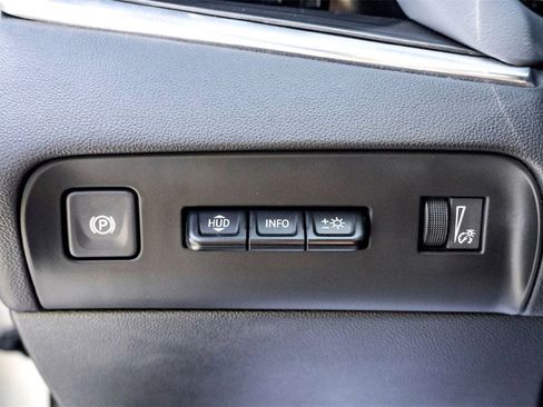 Used 2024 Buick Enclave Premium image 16