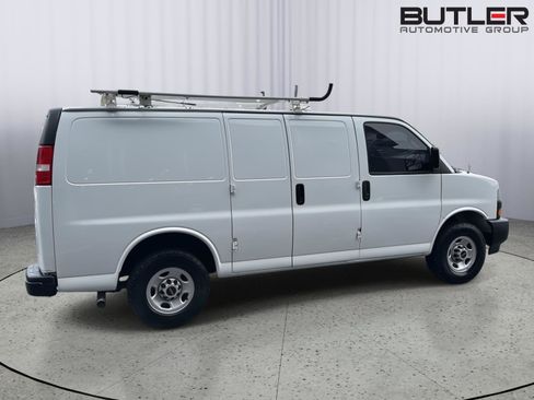 Used 2023 GMC Savana 2500 w/ Driver Convenience Package image 5