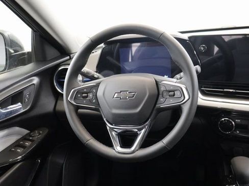 New 2026 Chevrolet Trax LT w/ Driver Confidence Package FWD image 13