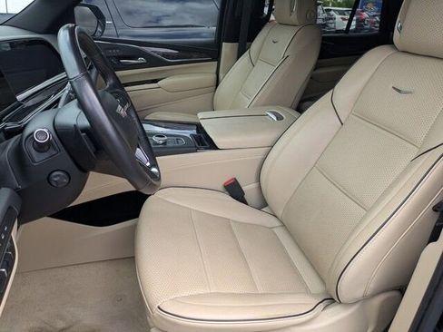 Used 2021 Cadillac Escalade Premium Luxury image 10