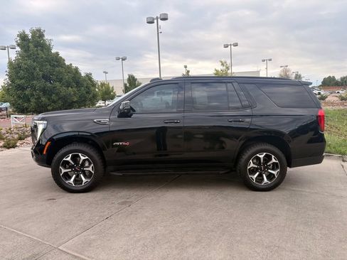 Used 2025 GMC Yukon AT4 AWD/4WD image 10