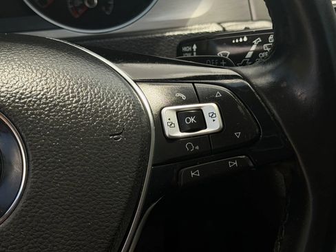 Used 2017 Volkswagen Golf Wolfsburg Edition FWD image 19