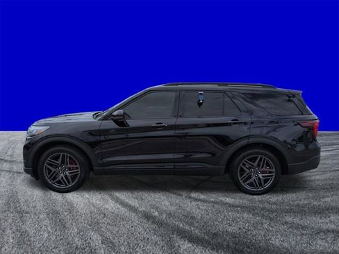 Certified 2025 Ford Explorer ST RWD image 7