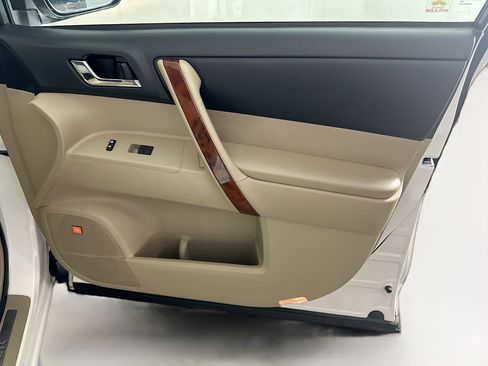 Used 2013 Toyota Highlander Limited FWD image 33