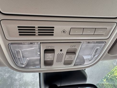 Used 2014 Honda Odyssey Touring image 28