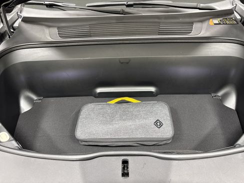 Used 2024 Rivian R1S Adventure AWD/4WD image 14