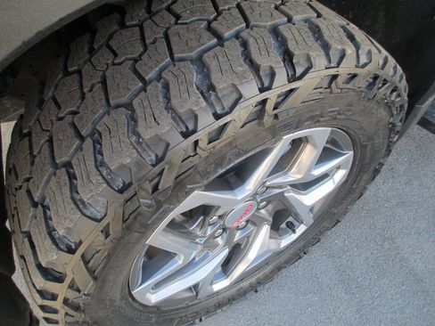 Certified 2022 GMC Sierra 1500 SLT w/ SLT Premium Plus Package image 13