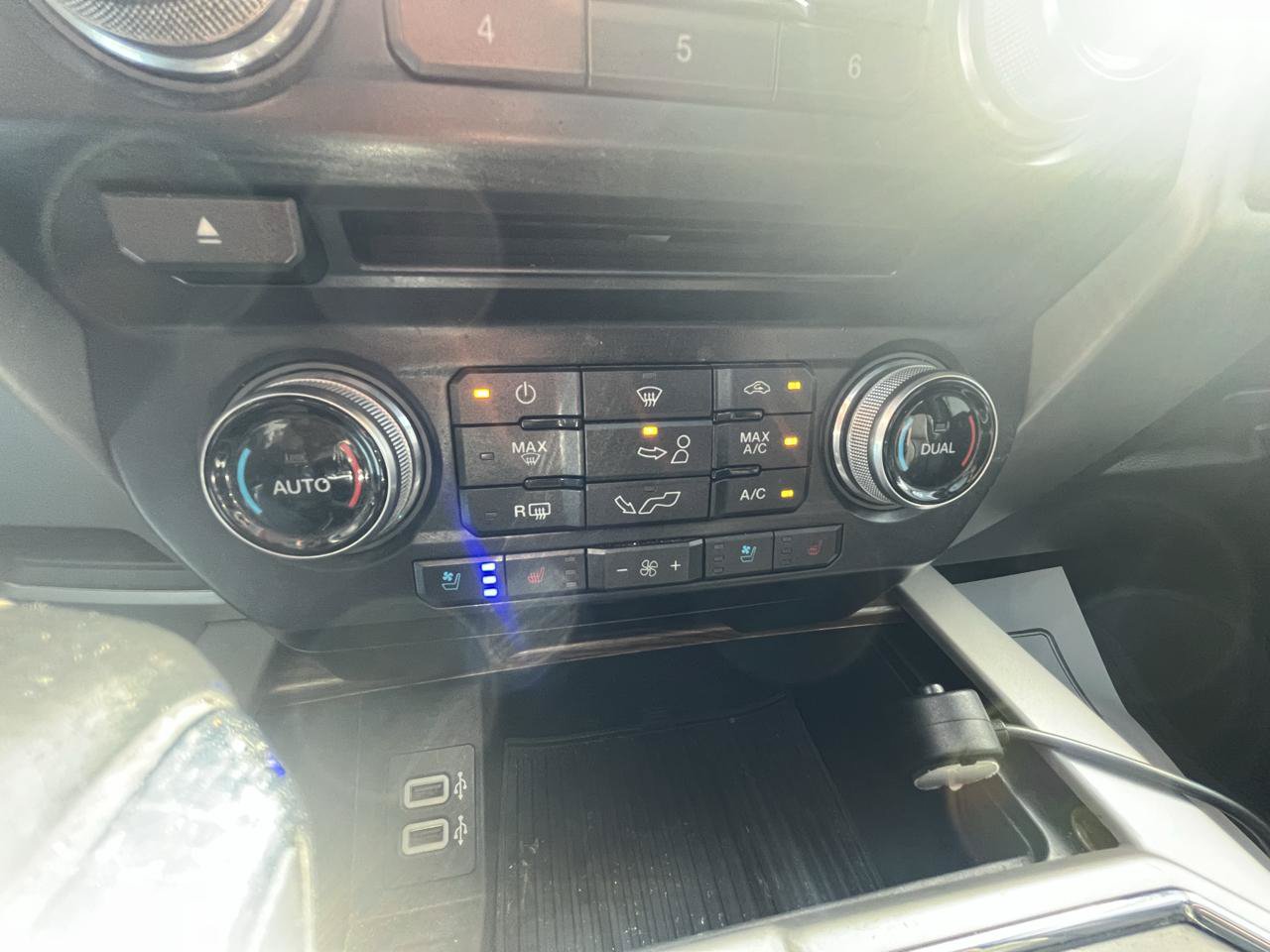 Used 2018 Ford F150 Lariat w/ Equipment Group 502A Luxury AWD/4WD image 13