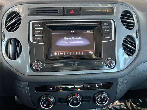 Used 2016 Volkswagen Tiguan S FWD image 16