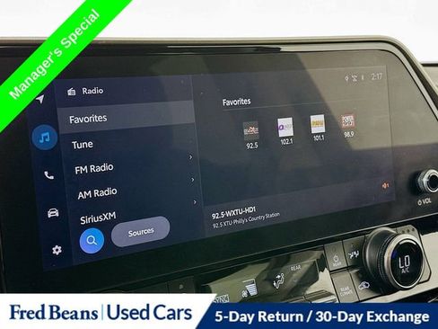 Used 2023 Toyota Highlander L image 16