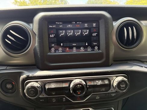 Used 2021 Jeep Gladiator Sport AWD/4WD image 19