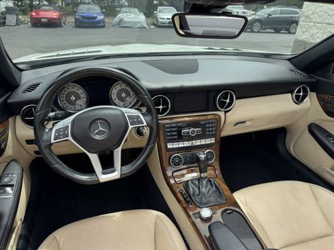 Used 2015 Mercedes-Benz SLK 250 image 31