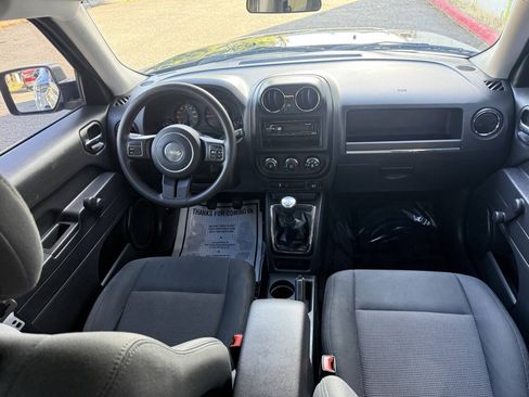 Used 2012 Jeep Patriot Sport FWD image 21