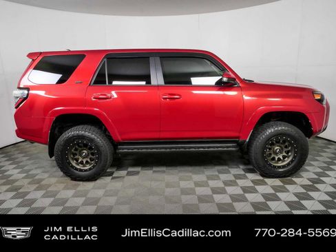Used 2018 Toyota 4Runner SR5 RWD image 2