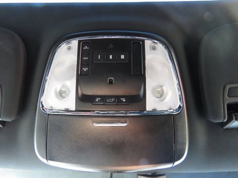 Used 2020 Jeep Grand Cherokee Altitude image 28